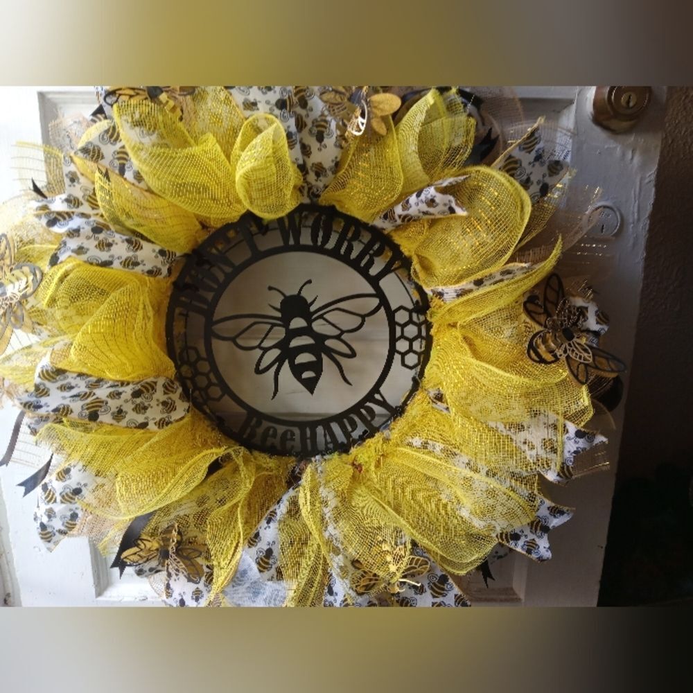 26" Craft Mesh WREATH with custom precision cut 16 gauge Metal BEE Decor center.